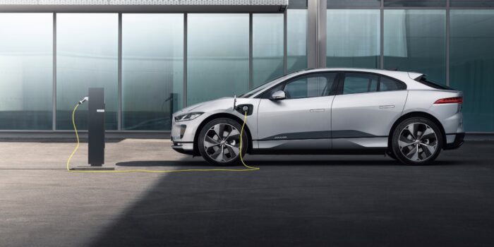 Jaguar I-PACE nu med snabbare laddning