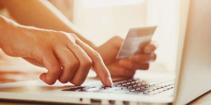 Nytt lagkrav inom e-handel reglerar ordningen av betalsätten i kassan