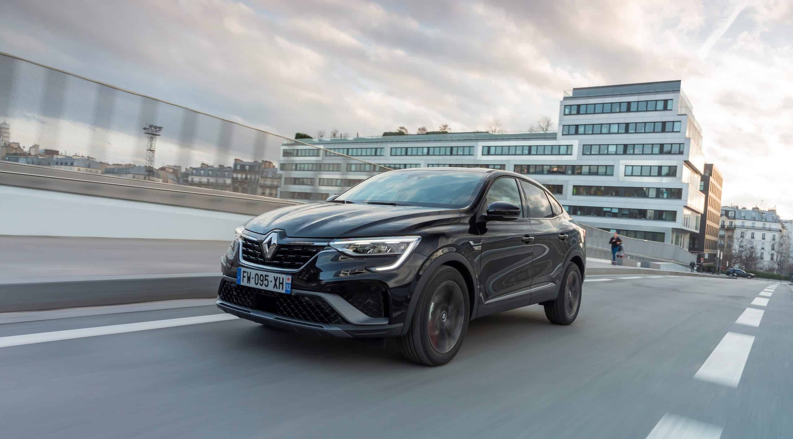 Renault Arkana börjar säljas i Sverige