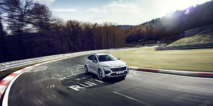 Hyundai lägger i N-växeln med helt nya KONA N – en äkta ”Hot SUV”