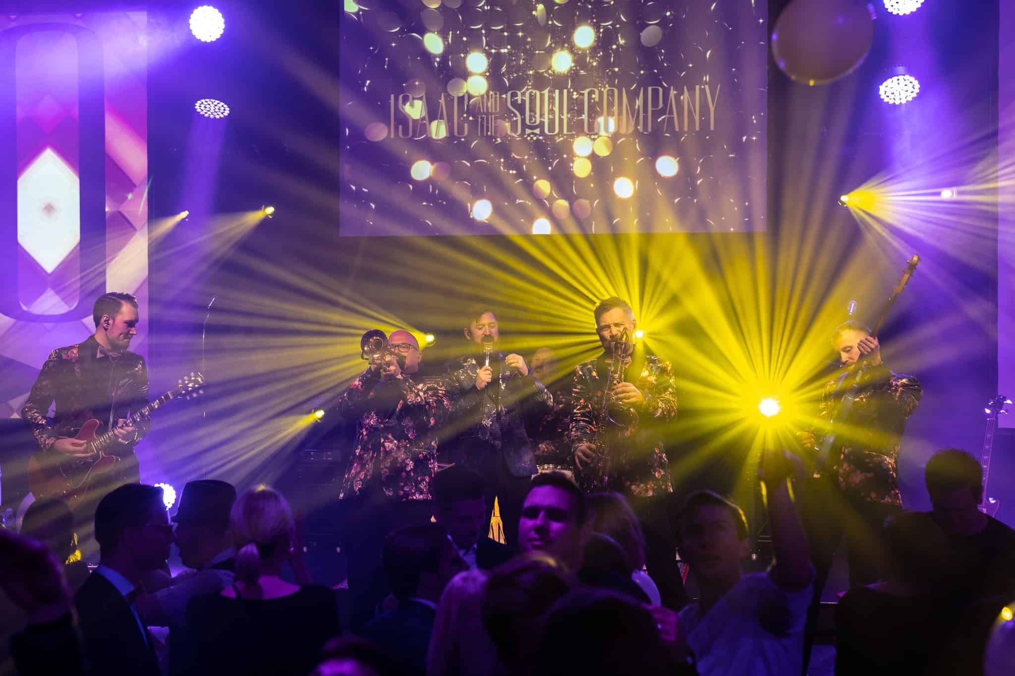 Har du funderat på att boka en multitalang till din kickoff?