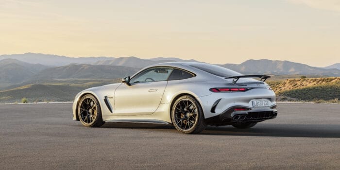 Mercedes-AMG GT Coupé får baksäte och fyrhjulsdrift