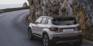 Nya Jeep Avenger E-Hybrid
