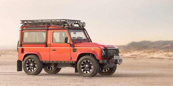 Land Rover lanserar Classic Defender V8 av Works Bespoke