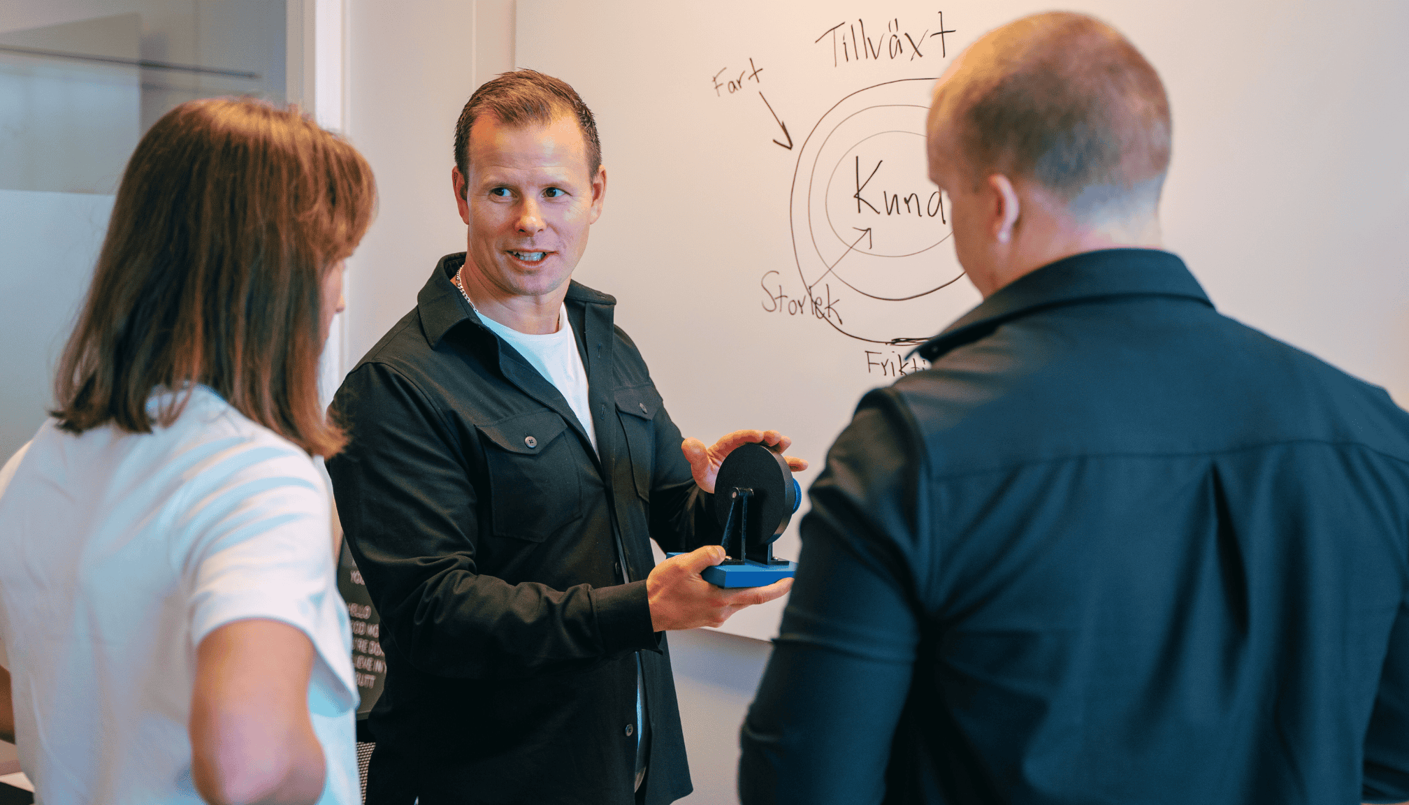 Mathias Härenstam föreläser om förändringsledning i säljorganisationer och hur ledarskap driver tillväxt.