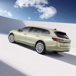 Nya Skoda Superb med längre räckvidd som laddhybrid