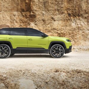 Nya Jeep Compass redo för Sverige – elektrifierad SUV för äventyr och vardag